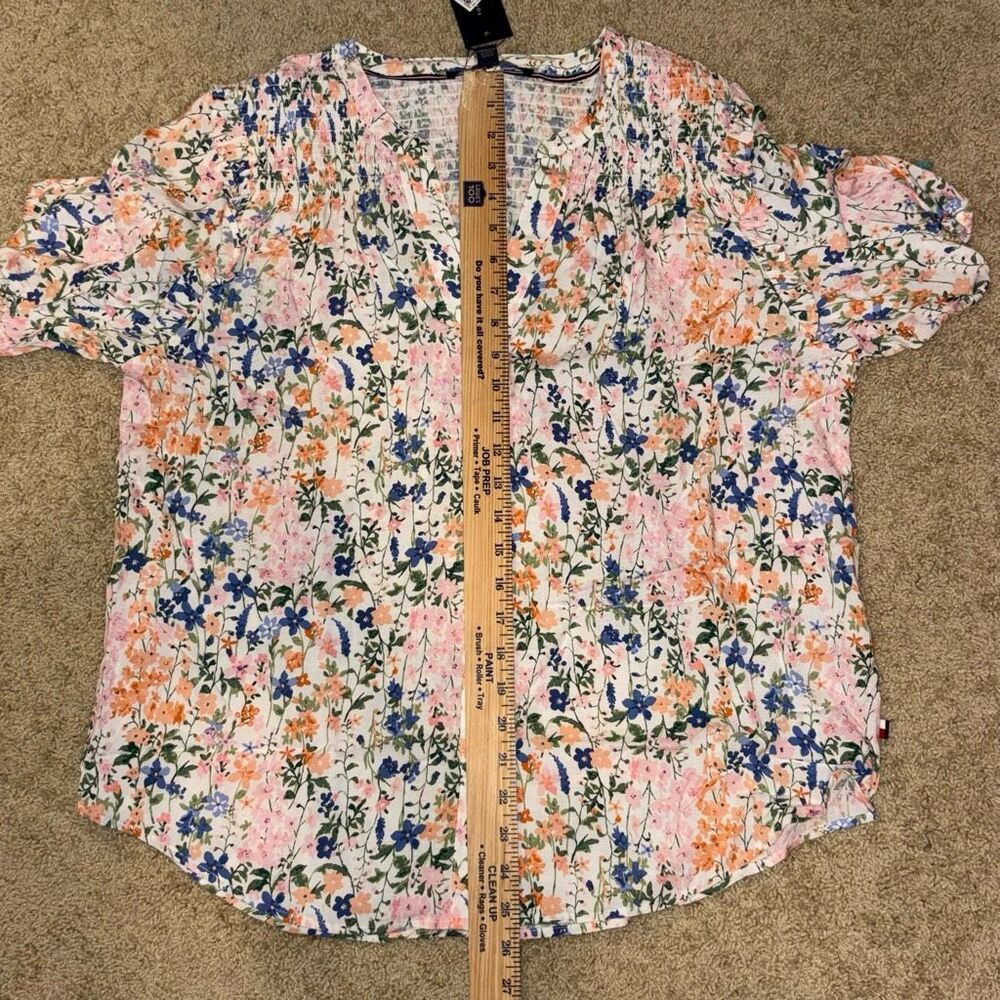 Tommy Hilfiger short sleeve smocked‎ yoke top v-neck floral size L NEW - Picture 9 of 9